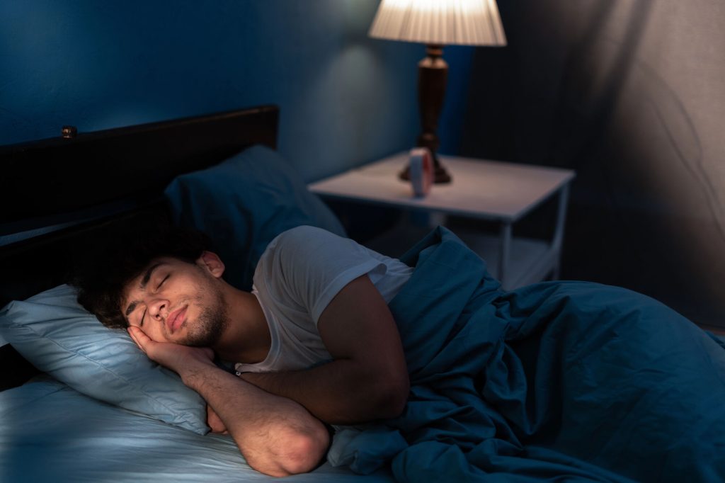 umore e sonno uomini che dormono notte camera da letto